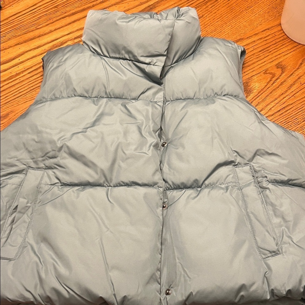 Old Navy light green Puffer Vest